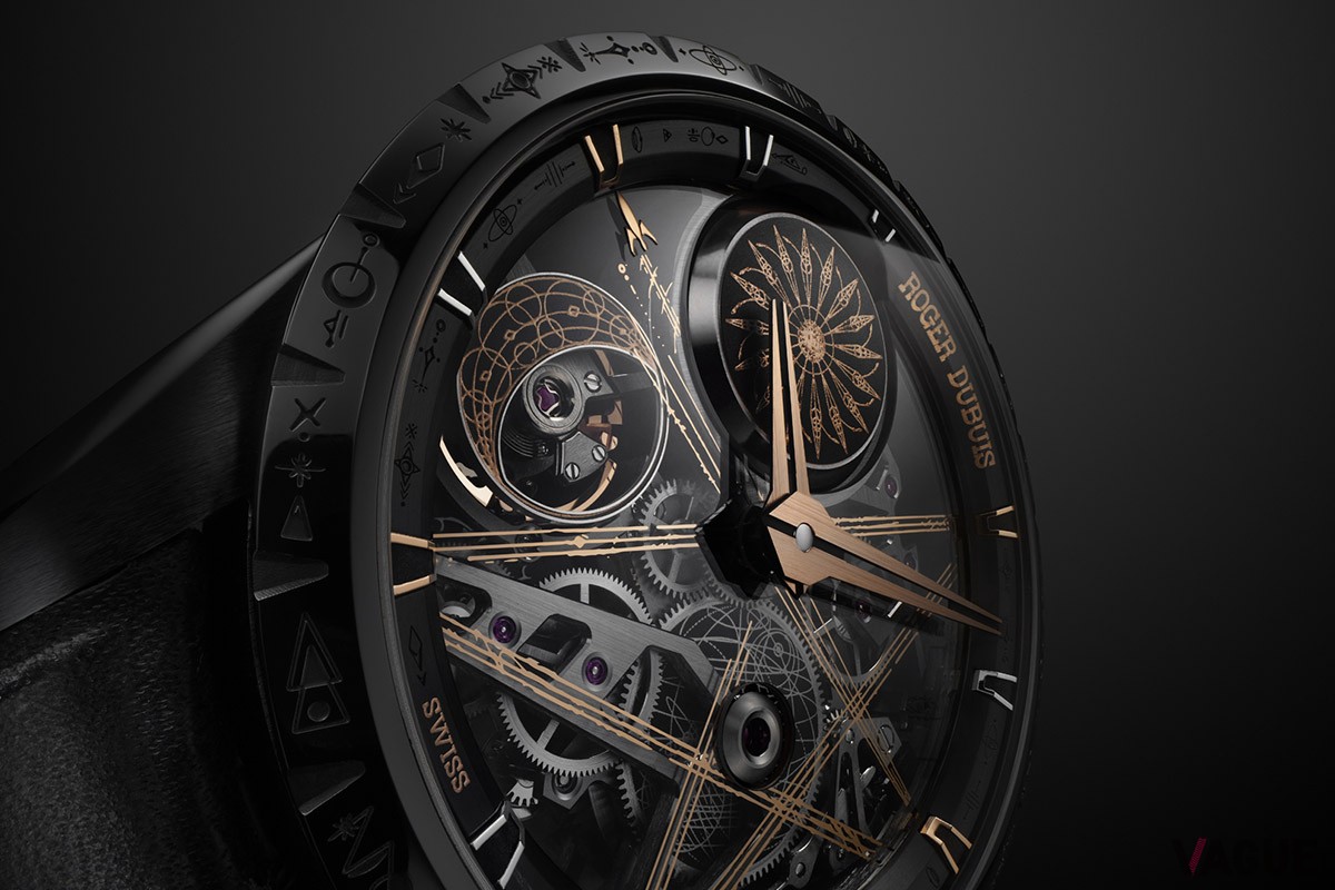 独特な装飾で描きだされた下弦の月。直感や思索の時間を象徴するシンボルでもあるという