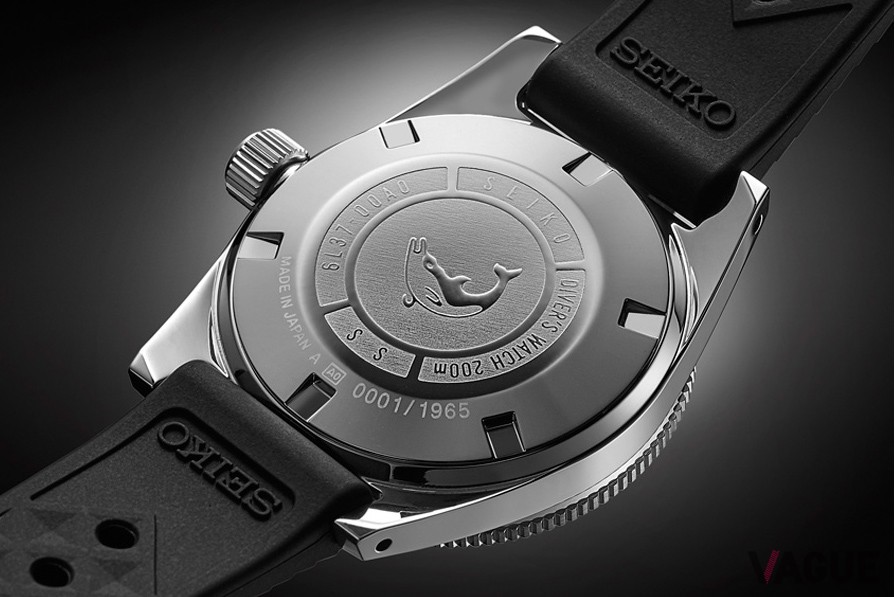 現存しているオリジナルモデルは摩耗などにより消えてしまっていることも多いが、裏ブタのイルカマークもしっかり再現されている