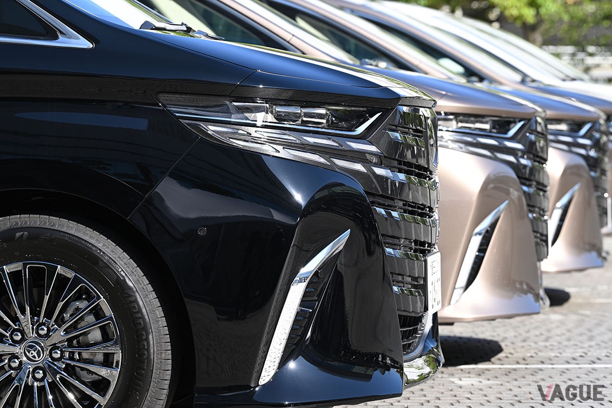 快適な乗り心地を実現したトヨタ新型「アルファード」と「ヴェルファイア」のセカンドシートは、究極の移動空間と呼べる出来栄えだ