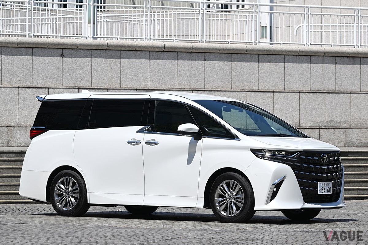 トヨタ新型「アルファード」