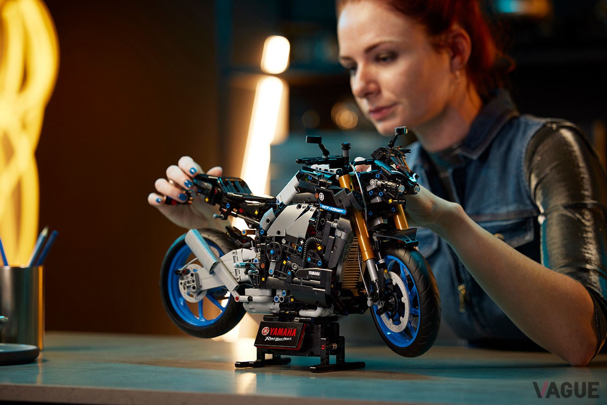 ヤマハの人気ネイキッドバイク「MT-10 SP」をモデルアップした「大人レゴ」シリーズ最新作「レゴ テクニック ヤマハ MT-10 SP」