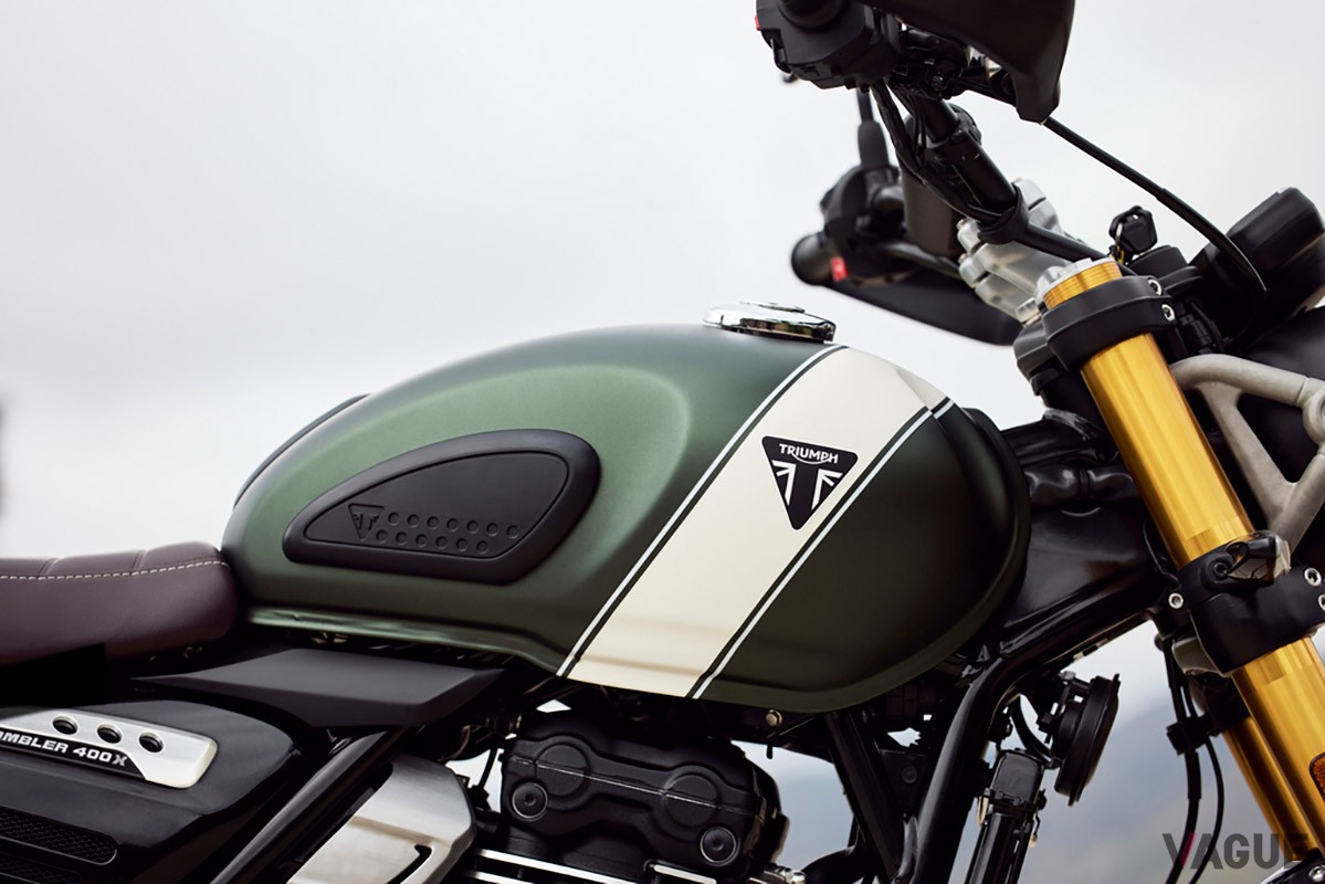 トライアンフ「スクランブラー400X」は、ルックスだけでなくライディングポジションや走破性などもスクランブラーモデルらしさが満点