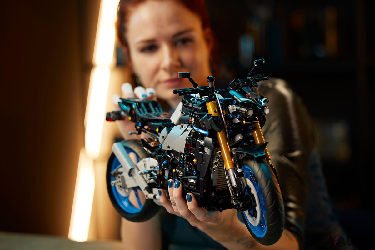 ヤマハの人気ネイキッドバイク「MT-10 SP」をモデルアップした「大人レゴ」シリーズ最新作「レゴ テクニック ヤマハ MT-10 SP」