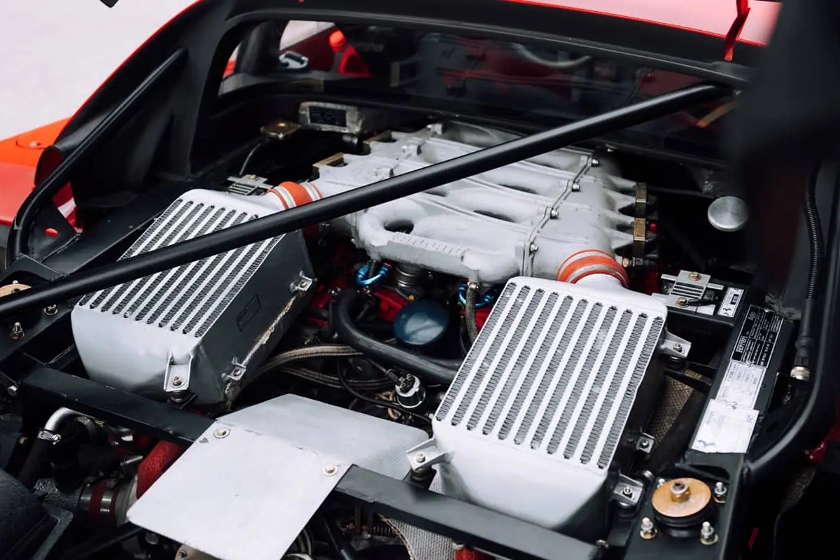 altrトレードに出品中のフェラーリ「F40」（C）ALTR.trade