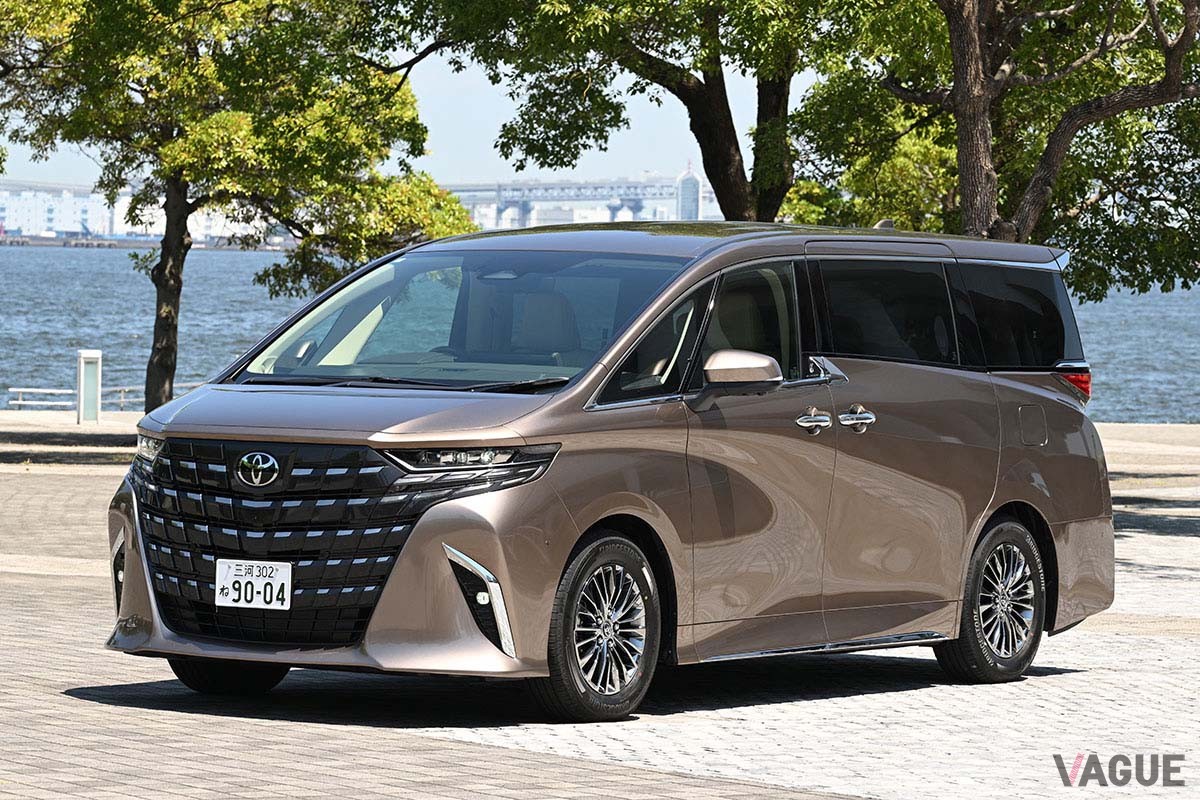 トヨタ新型「アルファード」