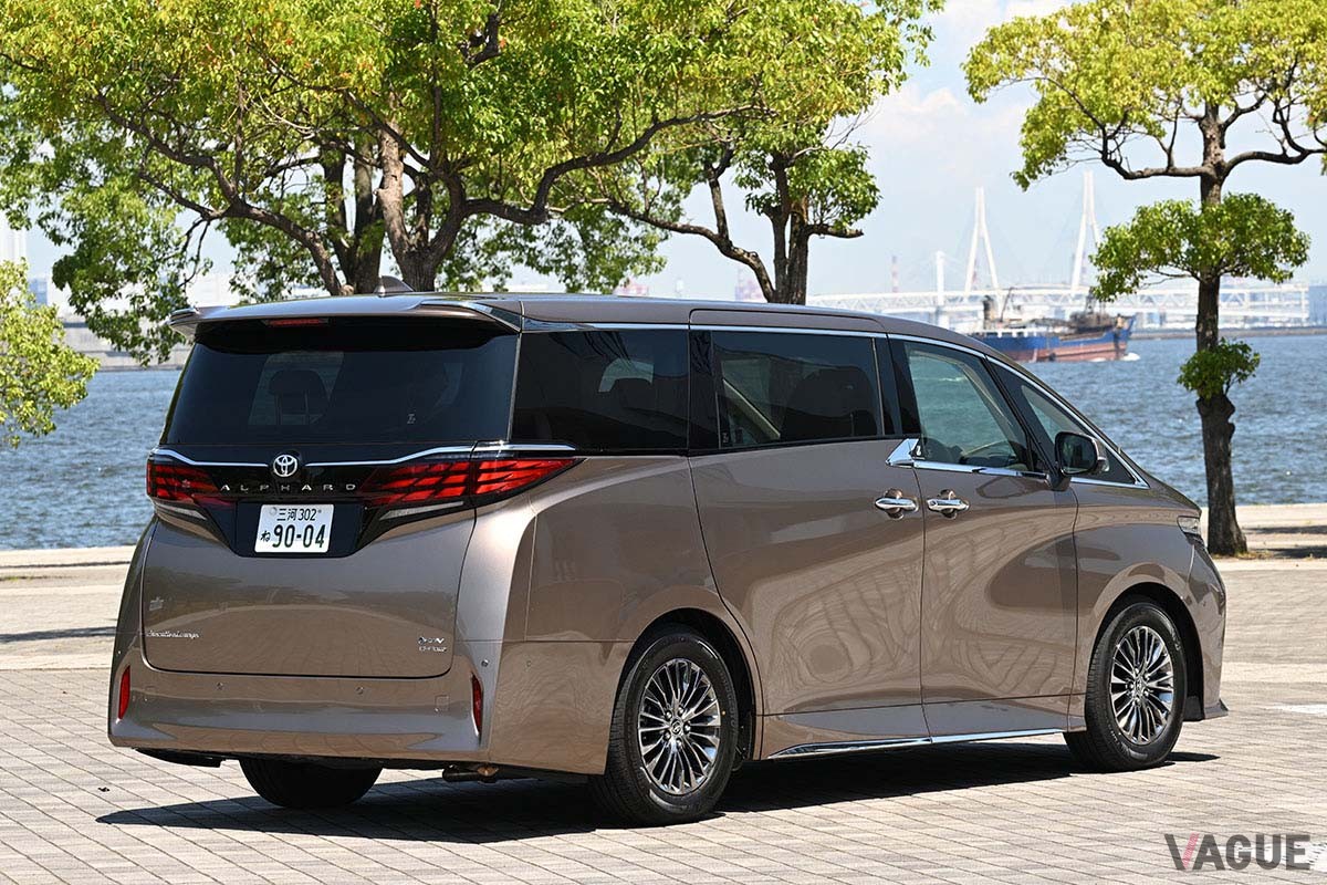 トヨタ新型「アルファード」