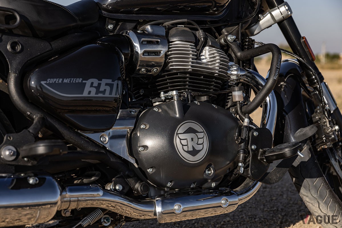 650ccの並列2気筒エンジンと新しいシャシーを組み合わせたロイヤルエンフィールドのオーセンティックなクルーザー「スーパーメテオ650」