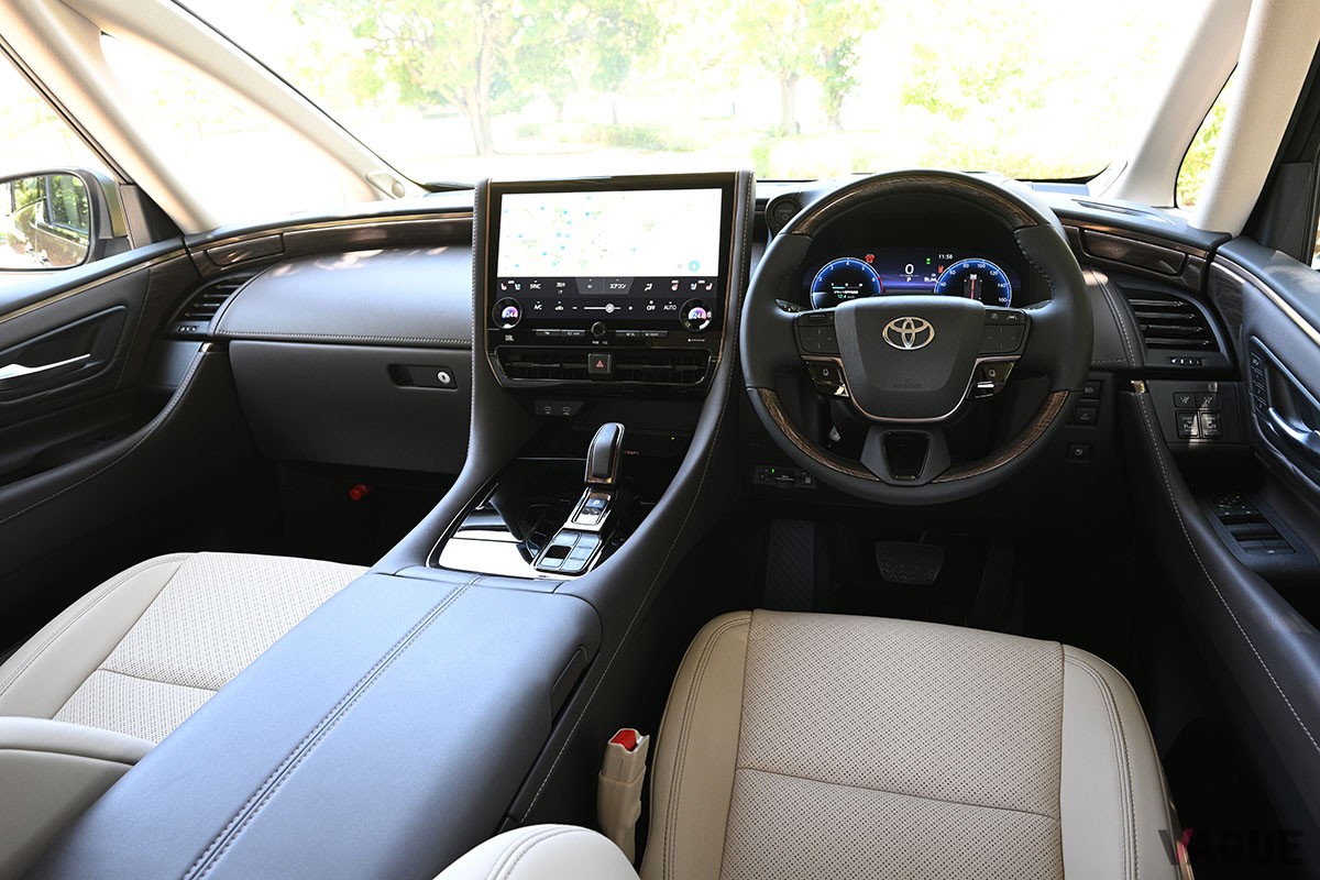 トヨタ新型「アルファード」のエグゼクティブラウンジ