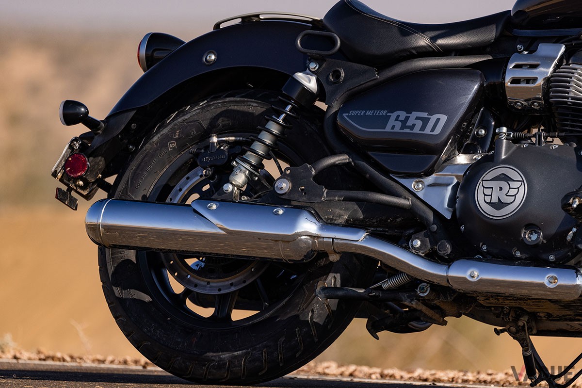 650ccの並列2気筒エンジンと新しいシャシーを組み合わせたロイヤルエンフィールドのオーセンティックなクルーザー「スーパーメテオ650」