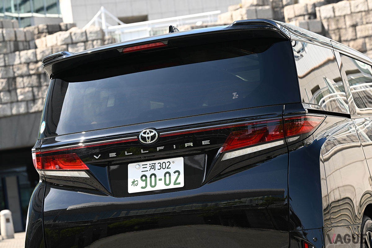 トヨタ新型「ヴェルファイア」
