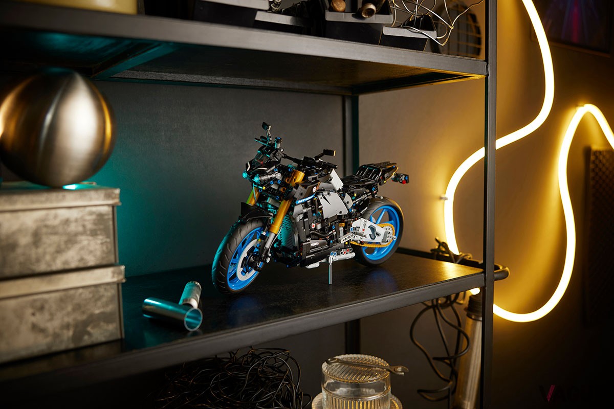 ヤマハの人気ネイキッドバイク「MT-10 SP」をモデルアップした「大人レゴ」シリーズ最新作「レゴ テクニック ヤマハ MT-10 SP」