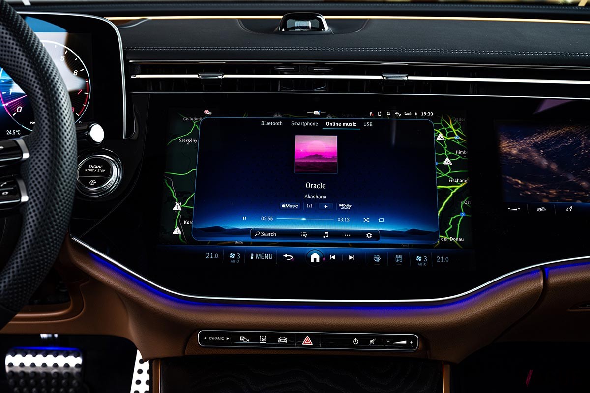 11世代目となるメルセデス・ベンツ新型「Eクラス」には、激動の時代にも変わらない、自動車を発明したメーカーならではのプライドが息づいている