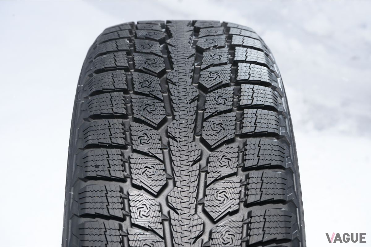 TOYO TIREのSUV用新スタッドレスタイヤ「オブザーブGSi-6」装着車