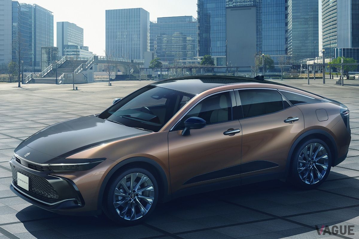 トヨタ新型「クラウン・クロスオーバー」