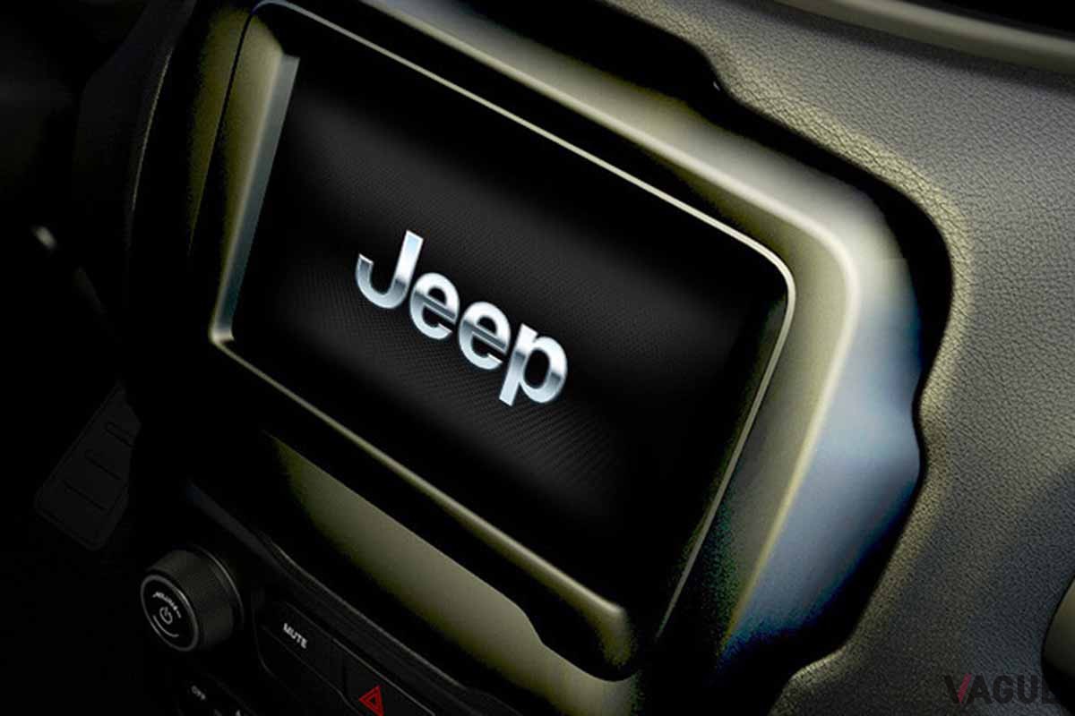 ジープ「レネゲード」の特別仕様車「レネゲード・ナイトイーグル」のインテリア