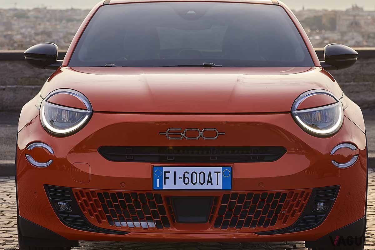 まもなく日本に上陸する予定のフィアット新型「600e」
