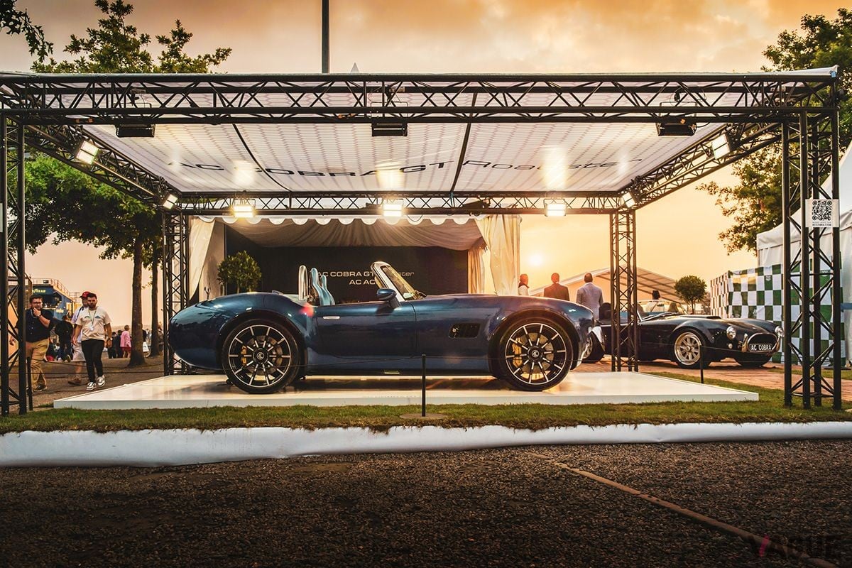 新型「ACコブラGTロードスター」