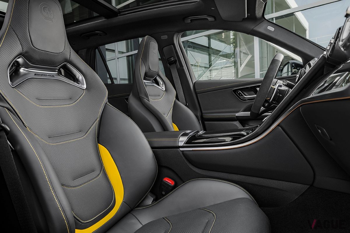 新型「メルセデスAMG GLC63SEパフォーマンス」のインテリア