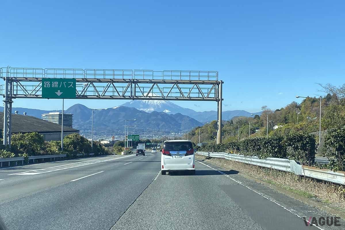 「N」レンジに入れる行為よりも、燃料節約には先読み運転が役に立つ