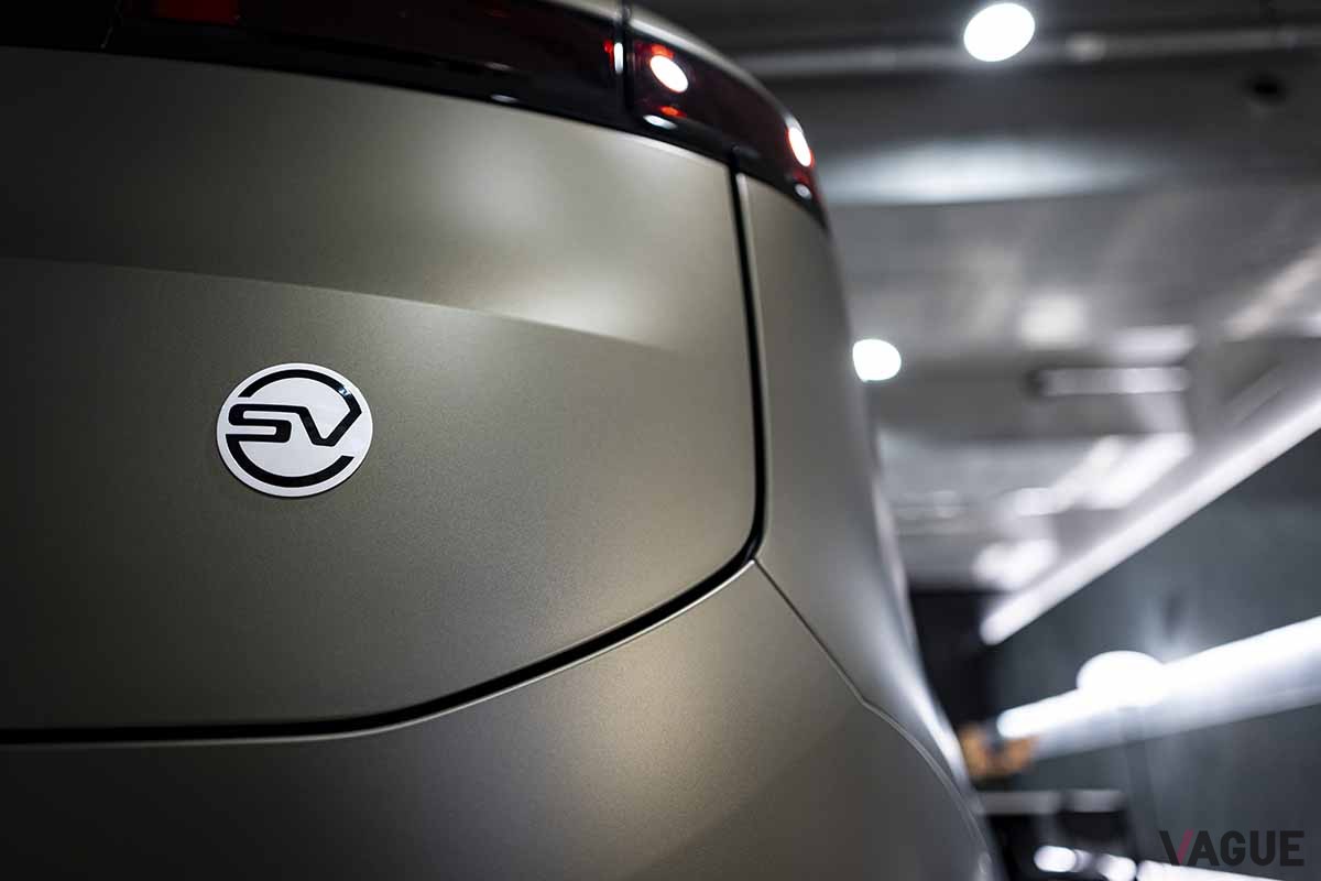 日本初公開された新型「レンジローバースポーツSV」