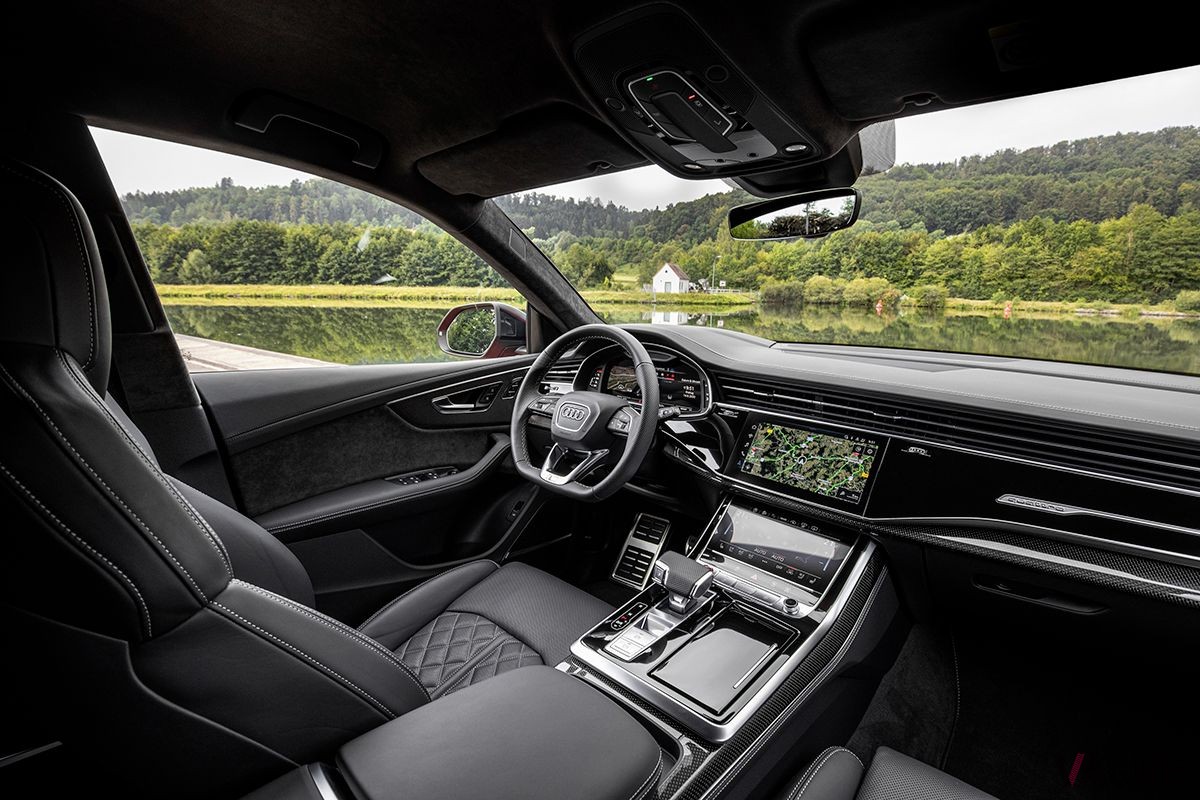 アウディ新型「SQ8」のインテリア