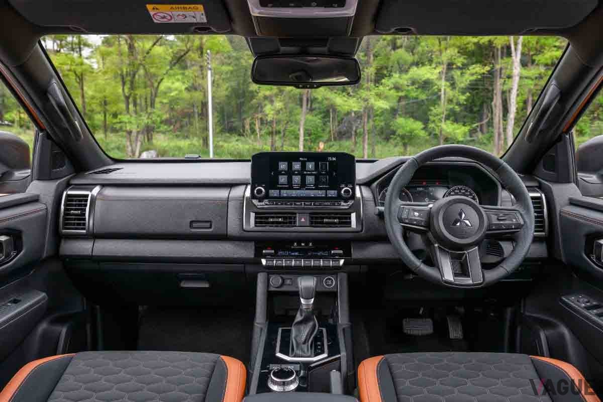 2024年2月に日本登場した三菱「トライトン」のインテリア