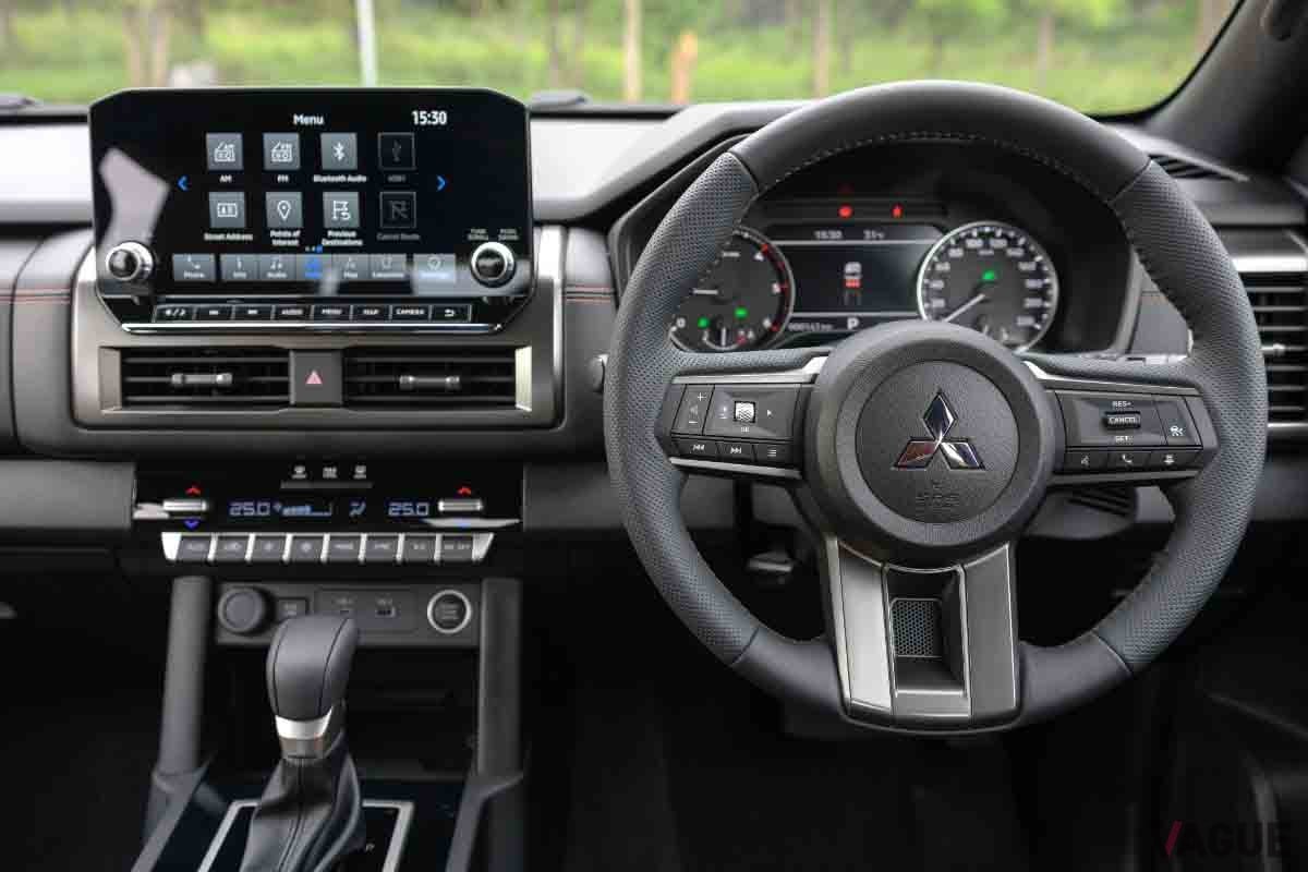 2024年2月に日本登場した三菱「トライトン」のインテリア