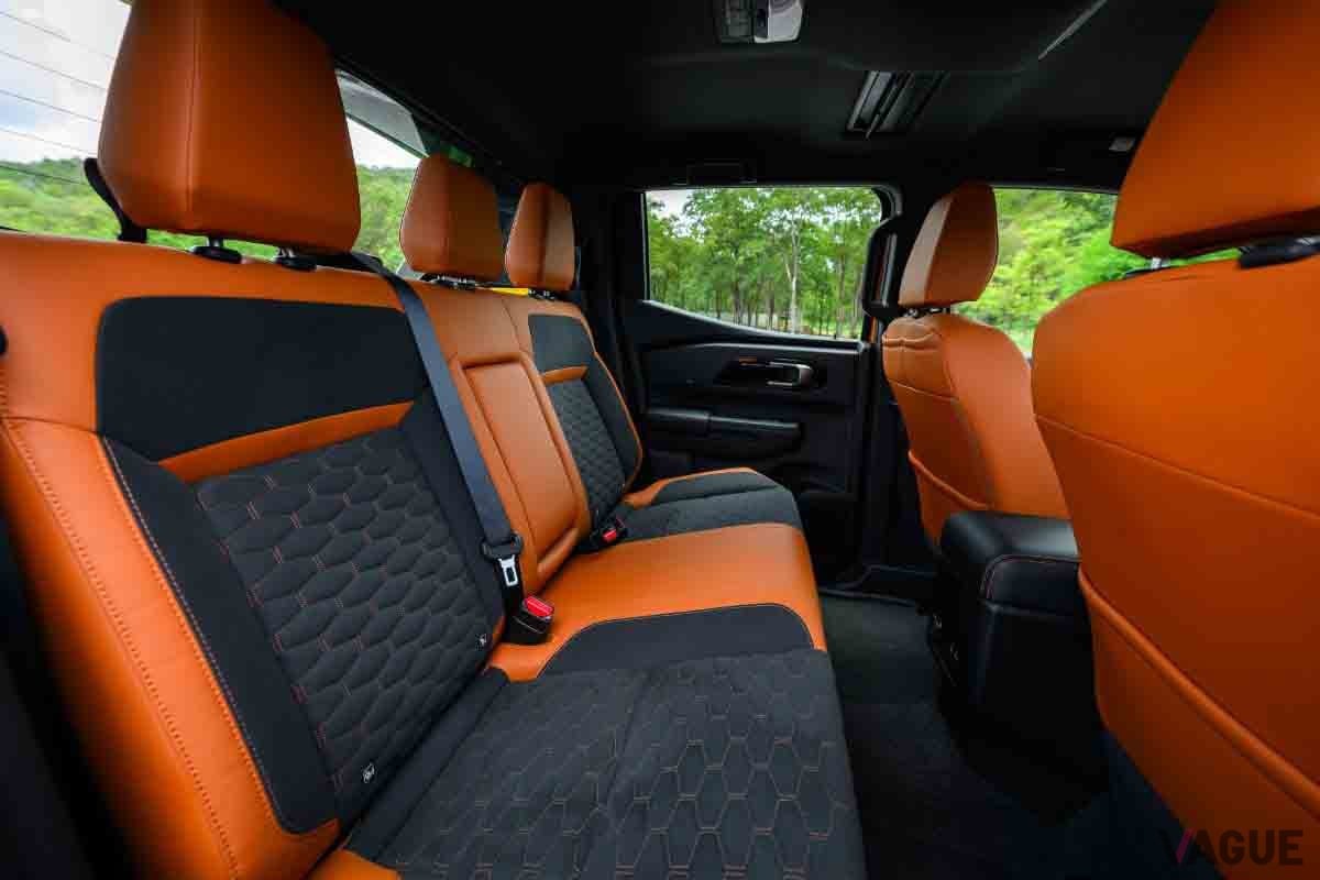 2024年2月に日本登場した三菱「トライトン」のインテリア