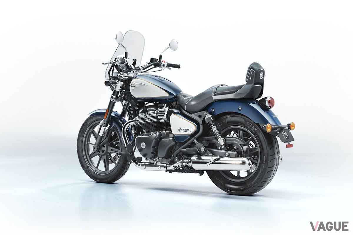 650ccの並列2気筒エンジンと新しいシャシーを組み合わせたロイヤルエンフィールドのオーセンティックなクルーザー「スーパーメテオ650」