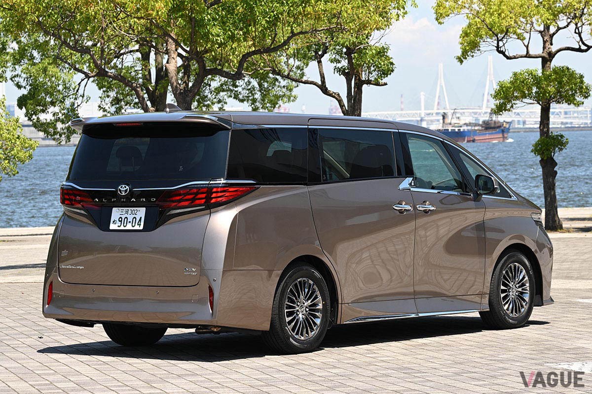 トヨタ新型「アルファード」