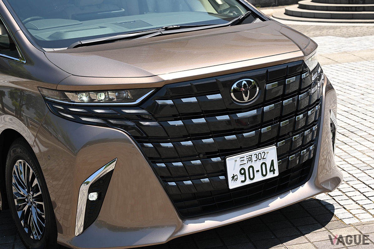 トヨタ新型「アルファード」