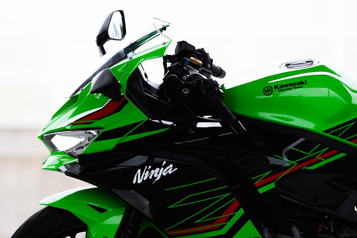 カワサキ新型「Ninja ZX-4RR KRT EDITION」
