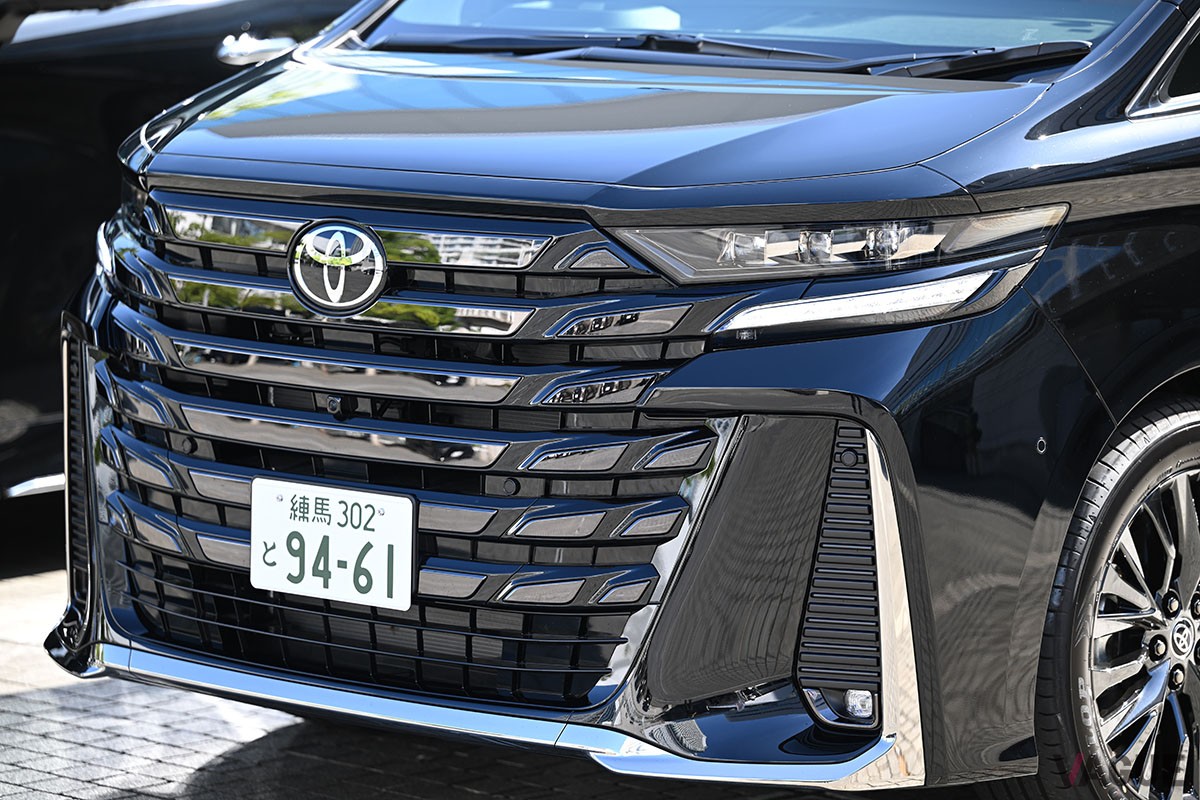 トヨタ新型「ヴェルファイア」のエグゼクティブラウンジ