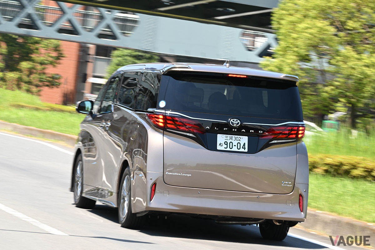 トヨタ新型「アルファード」