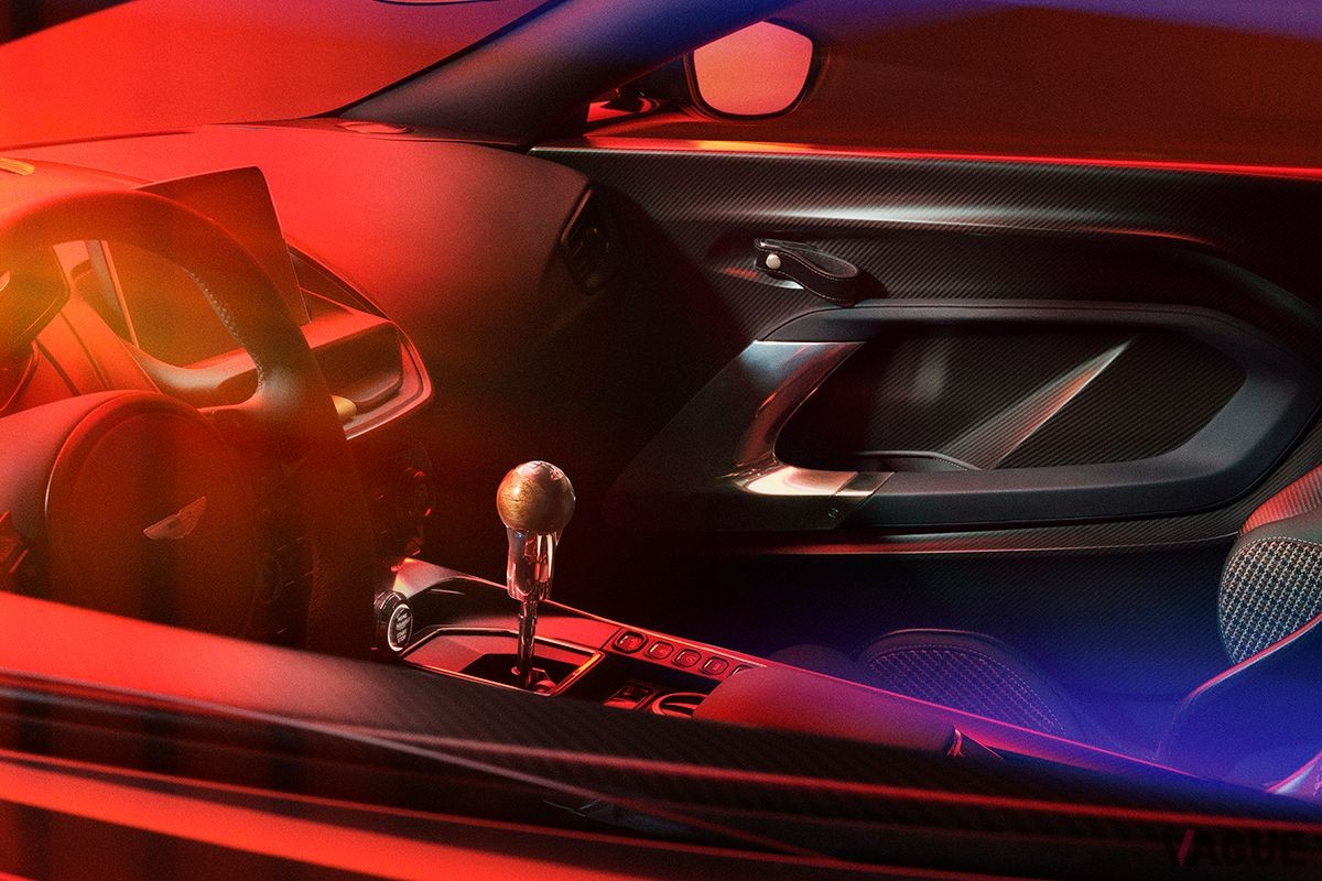 アストンマーティン新型「Valour」