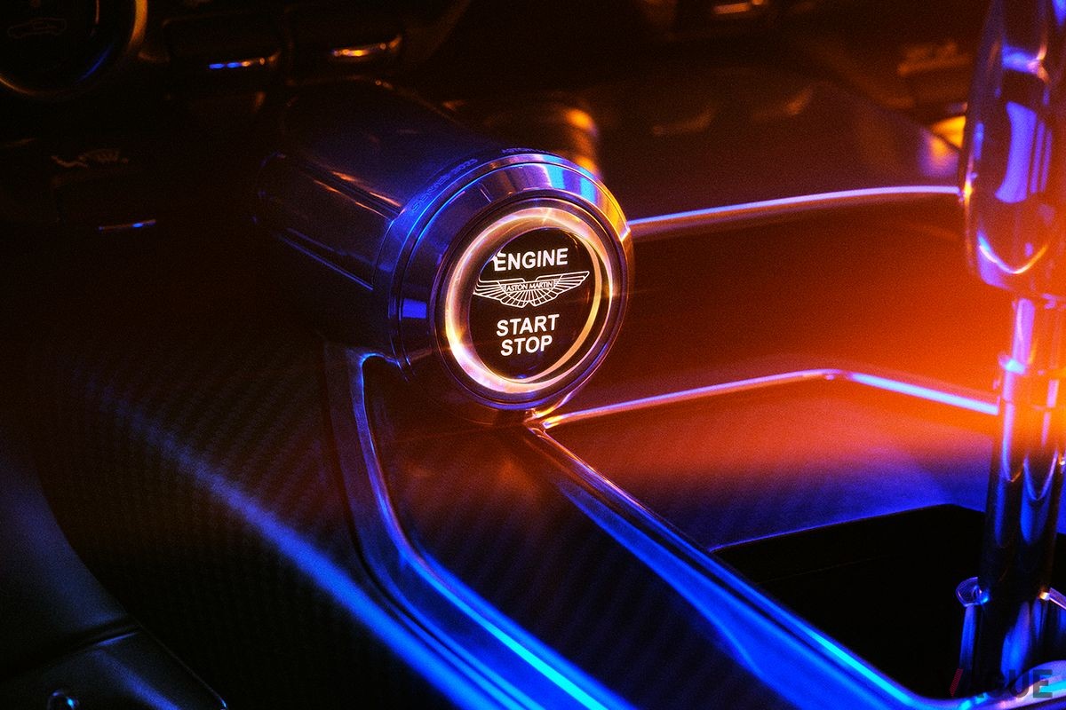 アストンマーティン新型「Valour」