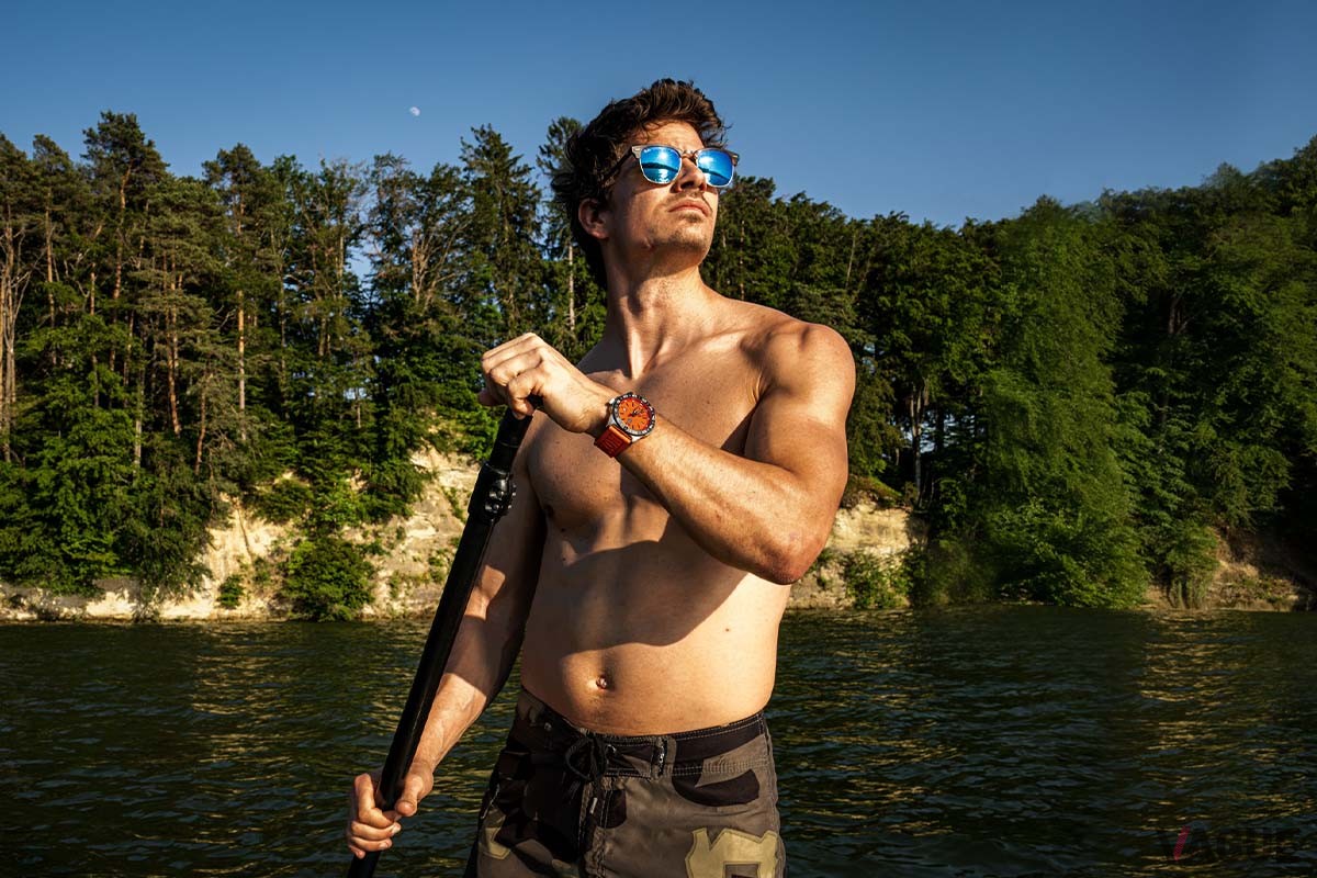 マリンアクティビティはもちろん、夏の休日をビタミンカラーと高機能で盛り上げてくれます（写真は「PACIFIC DIVER　3120  SERIES」）