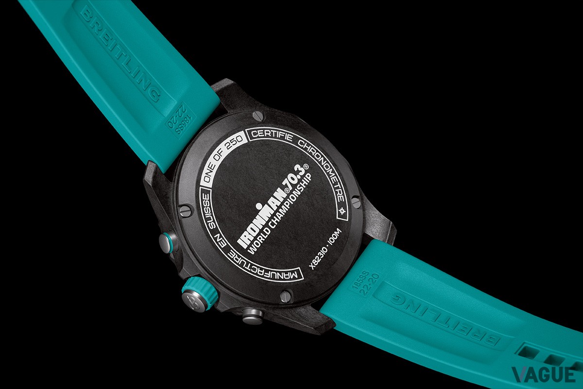 「エンデュランス プロIRONMAN® 70.3 ワールドチャンピオンシップ」のケースバックはソリッドのブライトライト®製