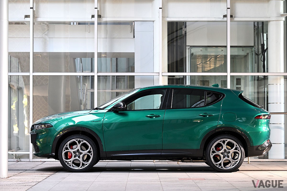 MHEV版とは全く異なるメカニズムを採用したアルファ ロメオ「トナーレ」のPHEV版は、GTカー風味のドライビングフィールが印象的