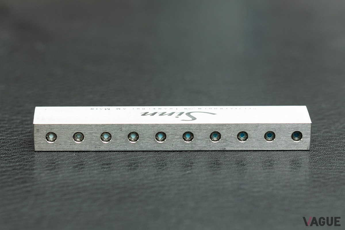 除湿機構「Arドライテクノロジー」に使われるカプセル。このひとつが時計に組み込まれている