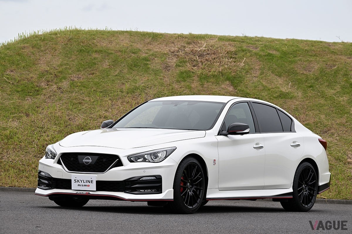 スポーツセダンの日産「スカイライン400R」をベースに、NISMOブランドがチューニングしたハイパフォーマンスモデル「スカイラインNISMO」