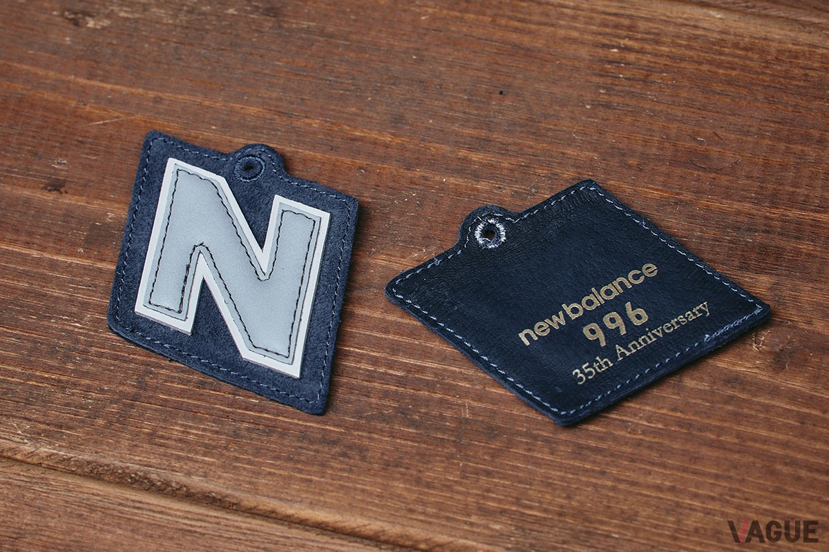 オリジナルモデルのデザインを踏襲しながら、外側の“Nロゴ”を着脱できる大胆な仕様に仕上げたニューバランス「996」の35周年記念モデル