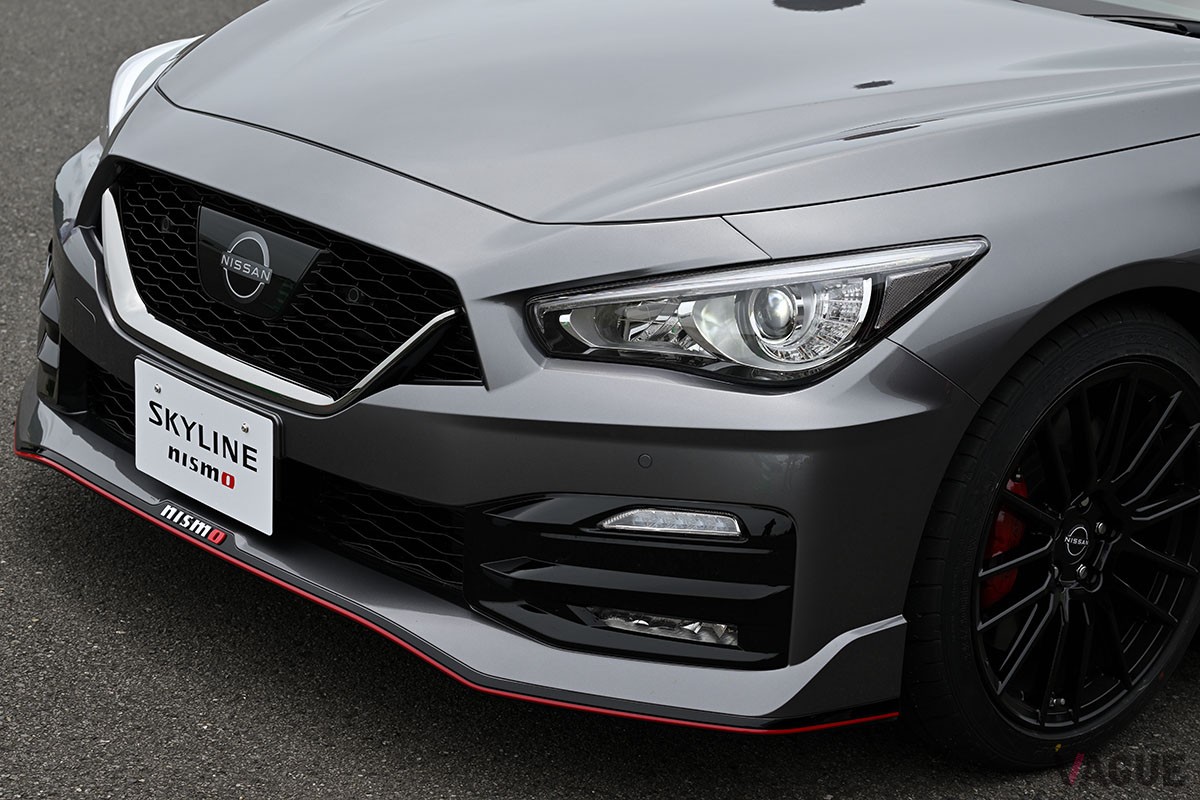 スポーツセダンの日産「スカイライン400R」をベースに、NISMOブランドがチューニングしたハイパフォーマンスモデル「スカイラインNISMO」