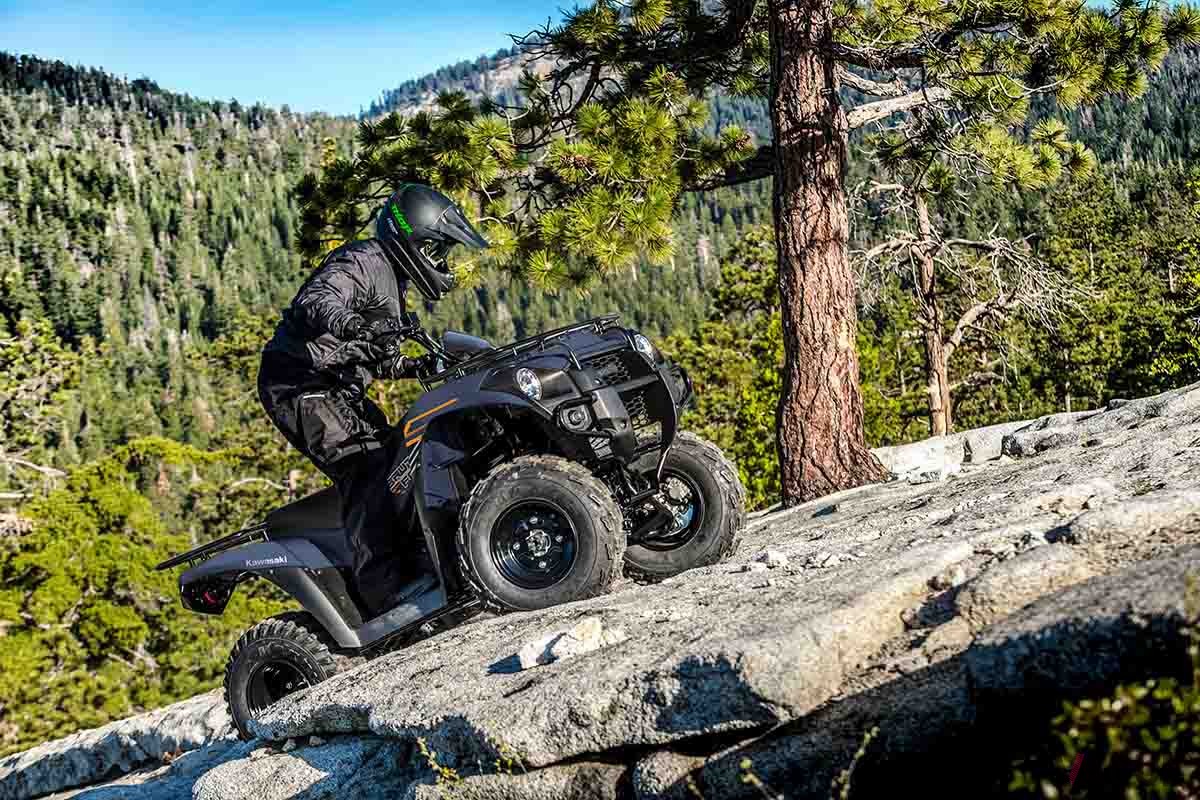カワサキ「BRUTE FORCE 300」は、作業用途はもちろんのことレジャーにも活躍する大人用のATV