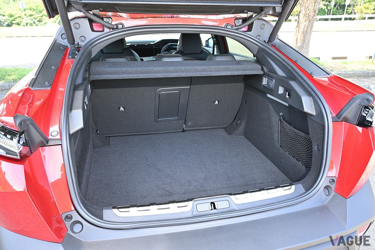 プジョー新型「408」の荷室