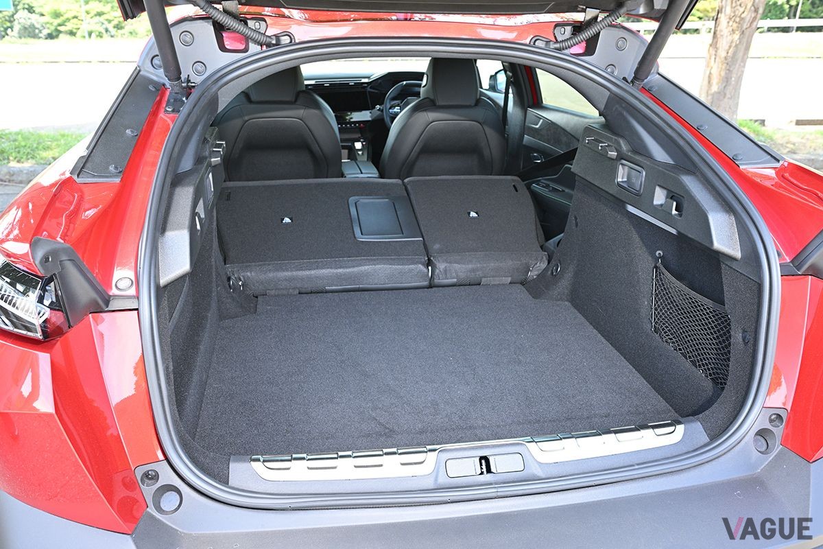 プジョー新型「408」の荷室