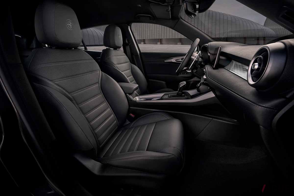 アルファ ロメオ新型「トナーレPHEV Q4」のインテリア