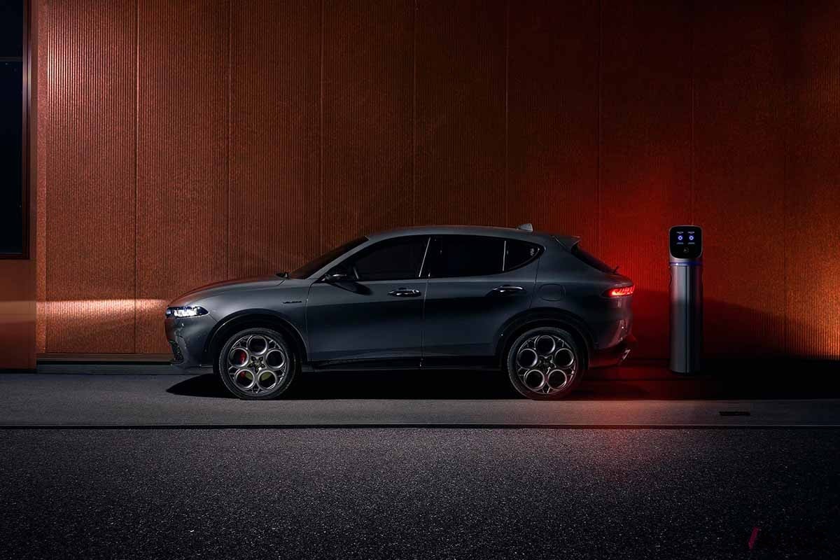 アルファ ロメオ新型「トナーレPHEV Q4」