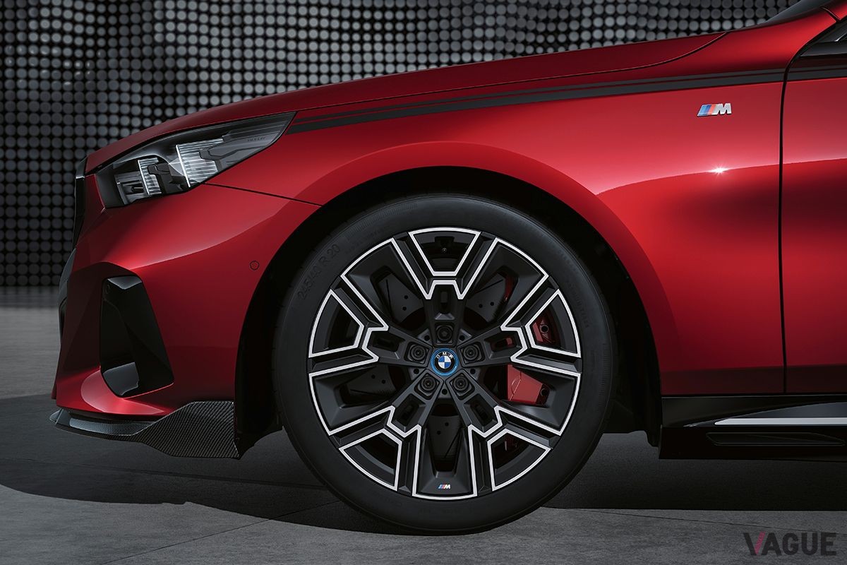 BMW新型「5シリーズ」（Mパフォーマンスパーツ装着車）