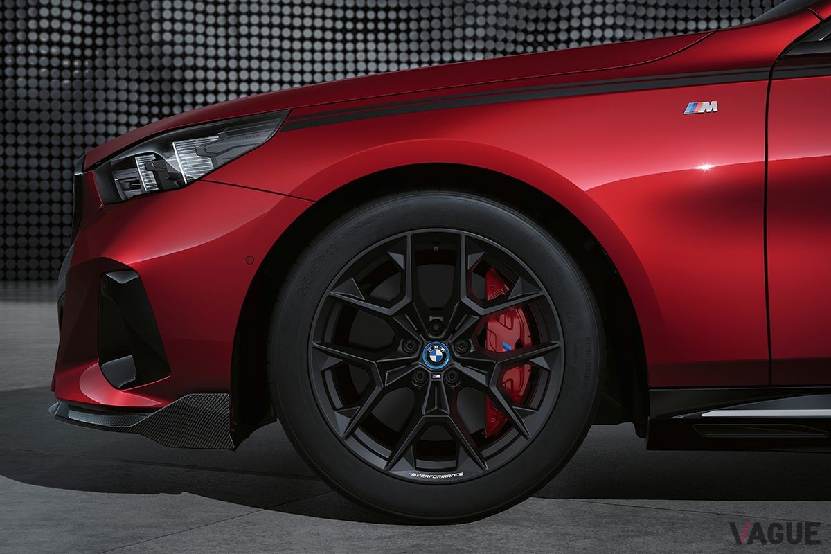 BMW新型「5シリーズ」（Mパフォーマンスパーツ装着車）